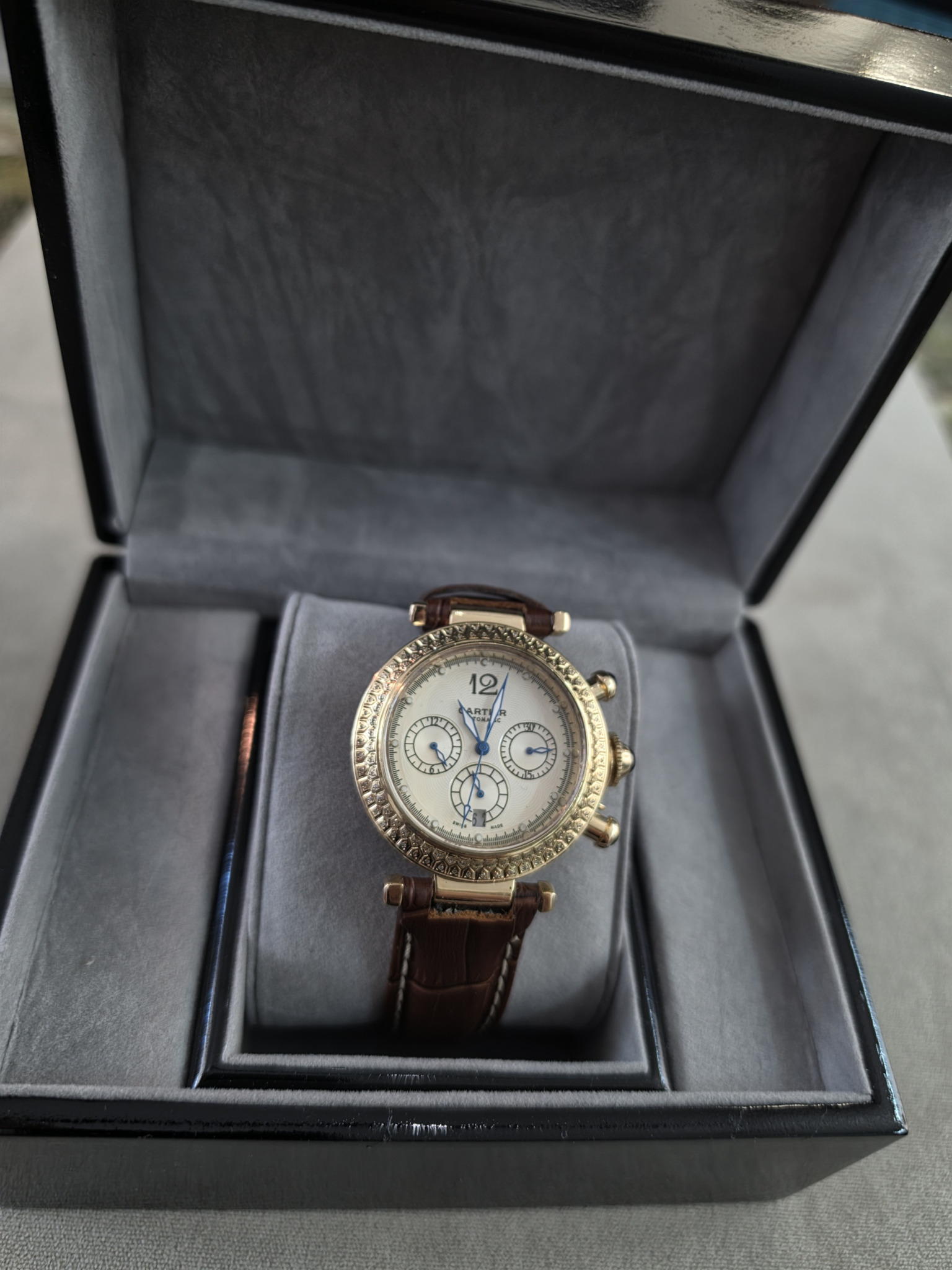 Часы в стиле Cartier