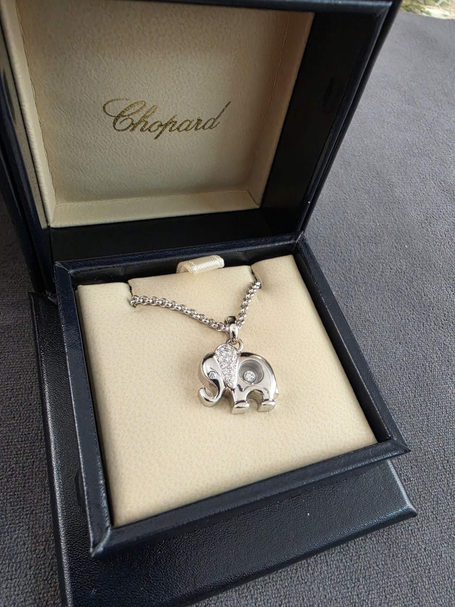 Подвеска слоник Chopard на цепочке